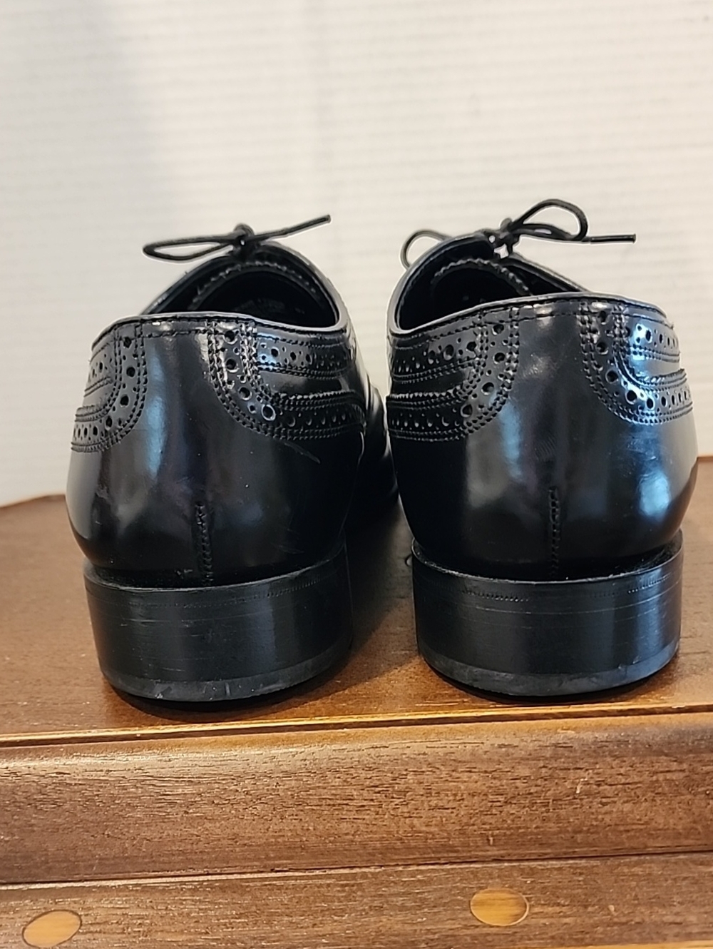 FLORSHEIM Mens Oxford Wingtip Brogue Black Oxford. 9 D.  Dress Shoes Lace Up - Picture 5 of 12